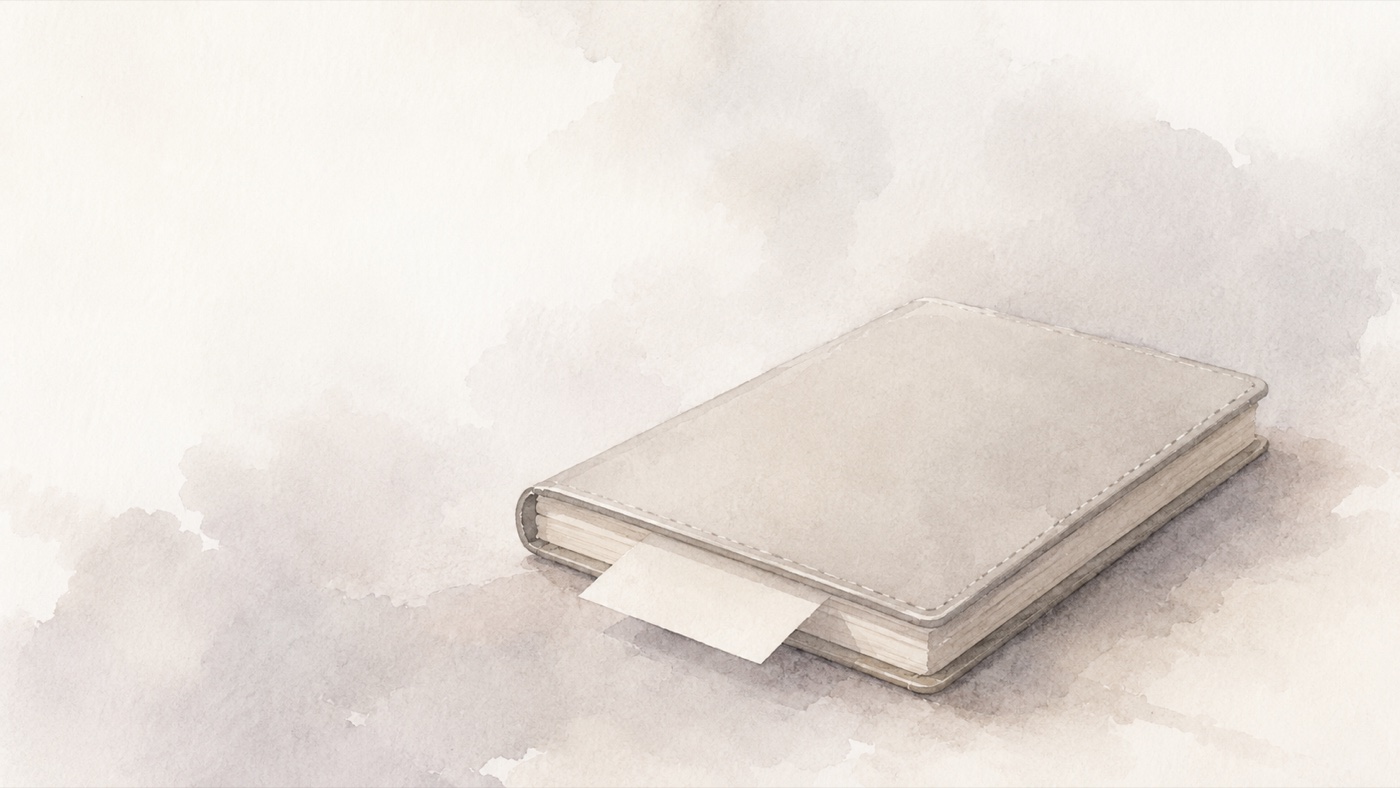 閉じた手帳に挟まった未記入のメモ紙の水彩イラスト ― 有休の使い方を計画する余白